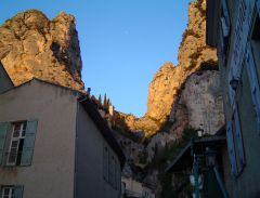 Moustiers Sainte-Marie et son Etoile